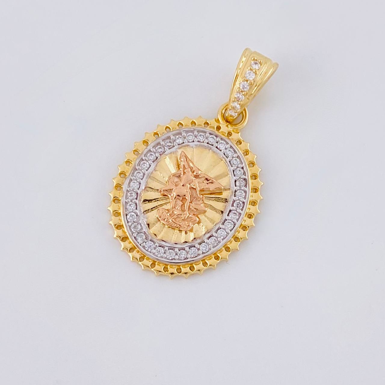 Dije Medalla punteada san miguel 2.85g / 2.5cm Tres Oros 18K