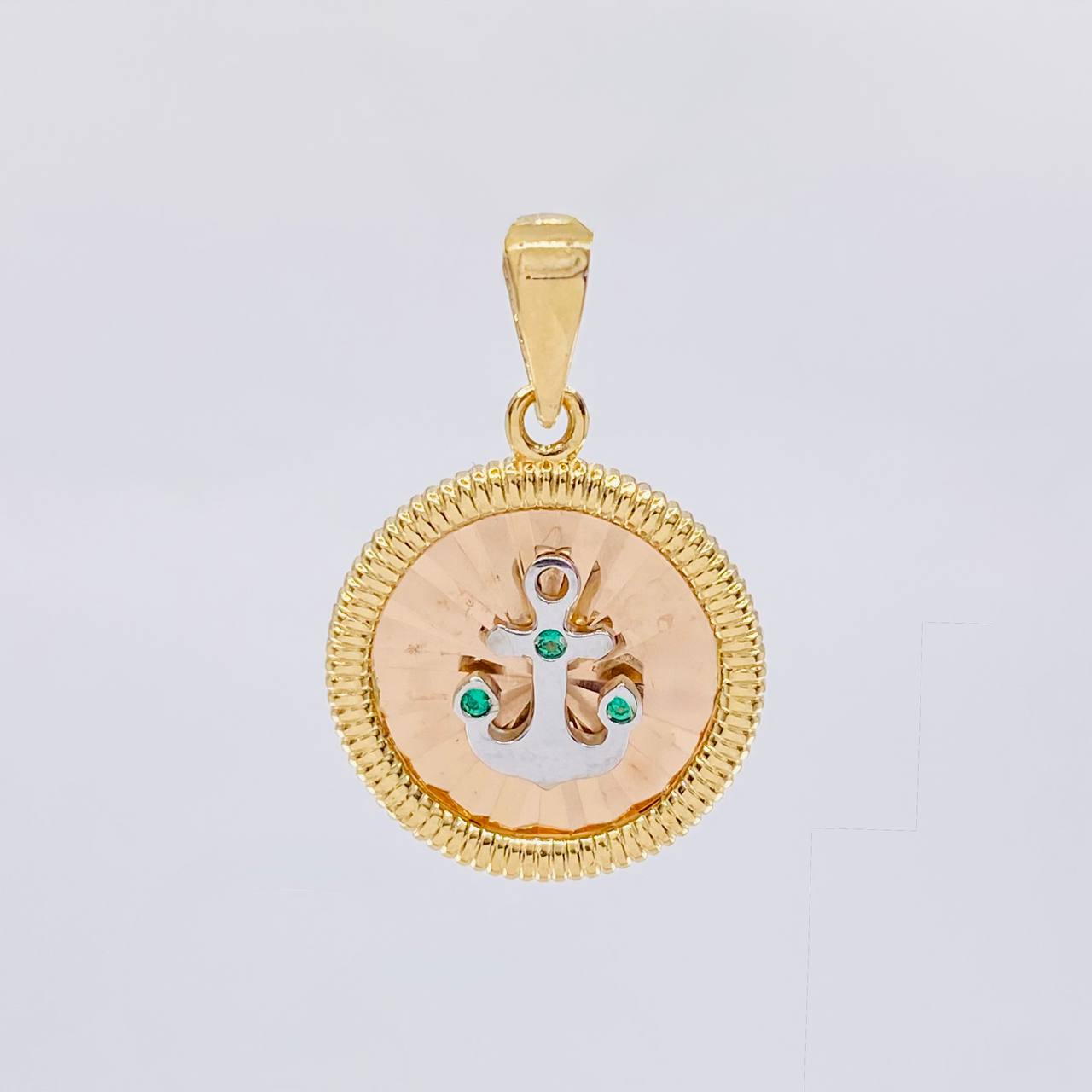 Dije Circulo ancla diamanatado 2.8g / 2.5cm Tres Oros 18K