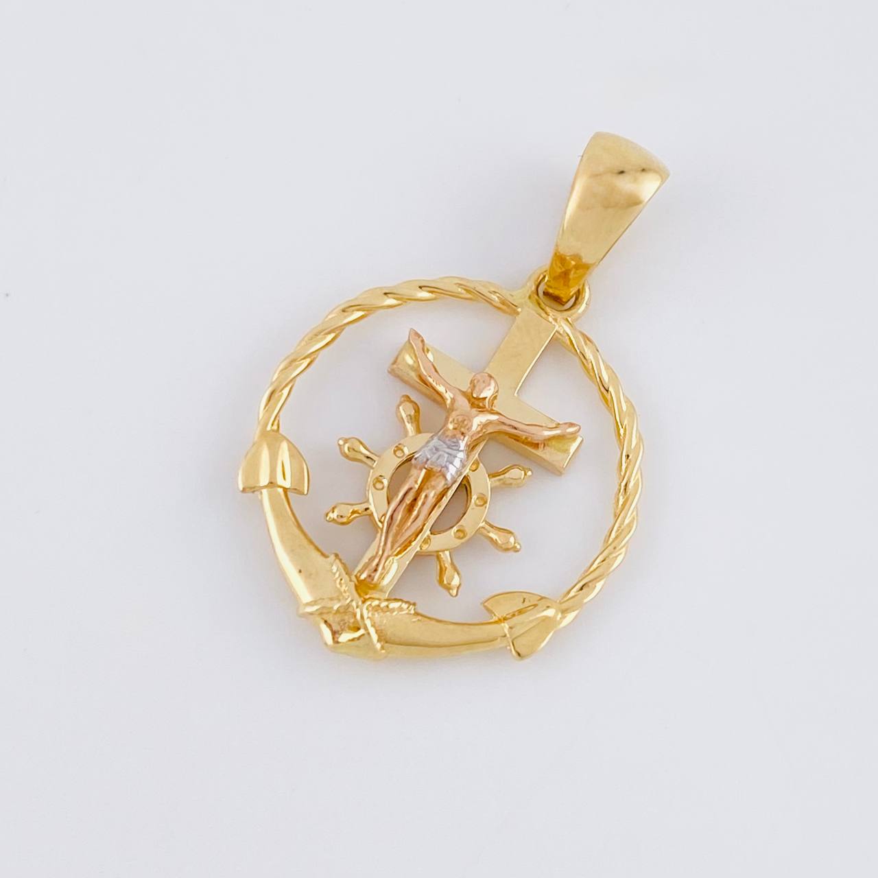 Dije Cruz cristo marinero 2.85g / 2.8cm Tres Oros 18K