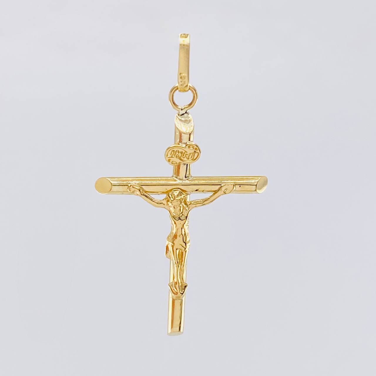 Dije Cruz Cristo Puntas Planas 1.4 g / 4.4 cm Oro Amarillo 18K