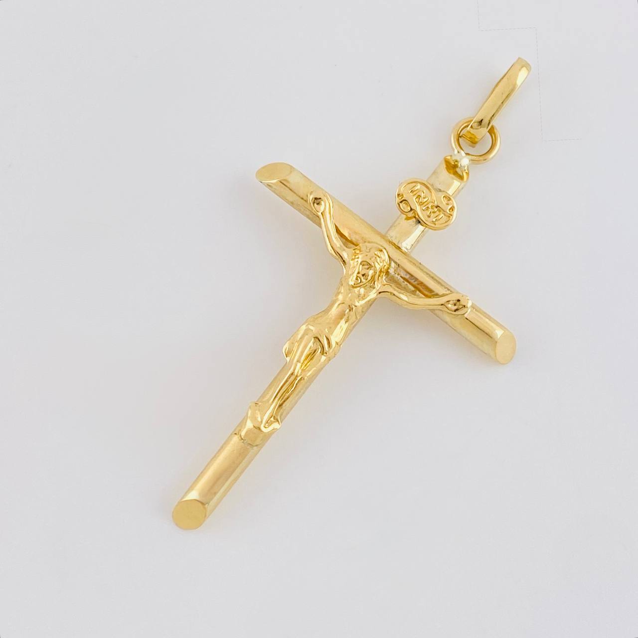 Dije Cruz Cristo Puntas Planas 1.45 g / 4.4 cm Oro Amarillo 18K