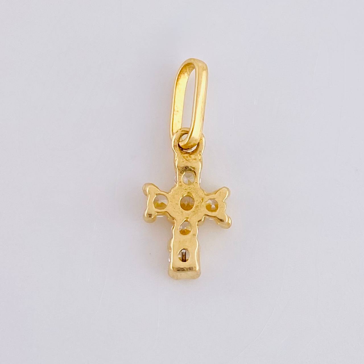 Dije Cruz Cuatro Garras 0.7g / 1.5cm Oro Amarillo 18K