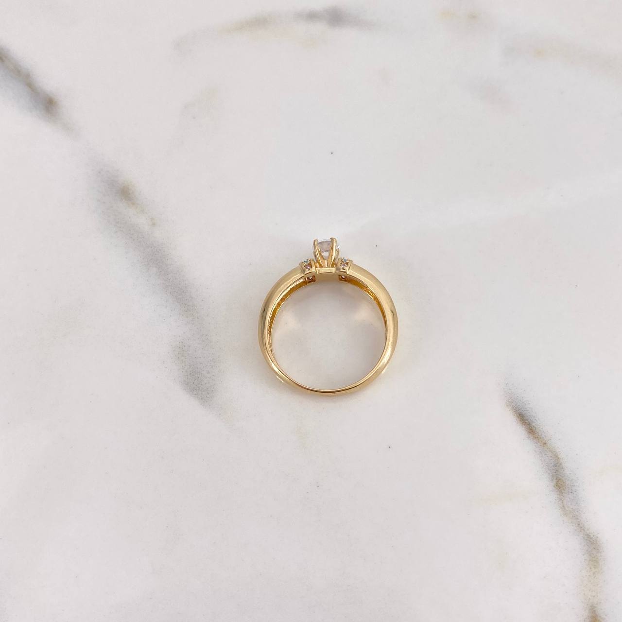 Anillo Solitario 2.6gr / T5 3/4 / Circones Azules Blancos Oro Amarillo 18K &