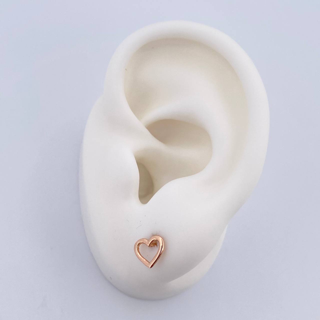 Topos Silueta Corazon 0.7gr / Oro 18K $