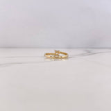 Anillo Linea Invertida 1.65gr / T6 1/4 / Circones Blancos Oro Amarillo 18K &