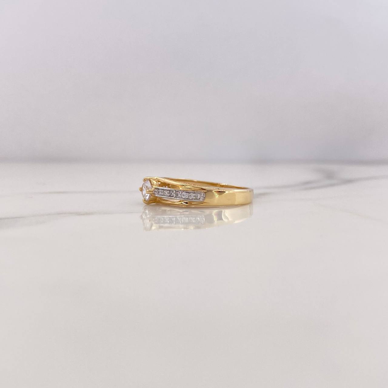 Anillo Doble Linea 2.1gr / T7 / Circones Blancos Dos Oros Amarillo Blanco 18K &