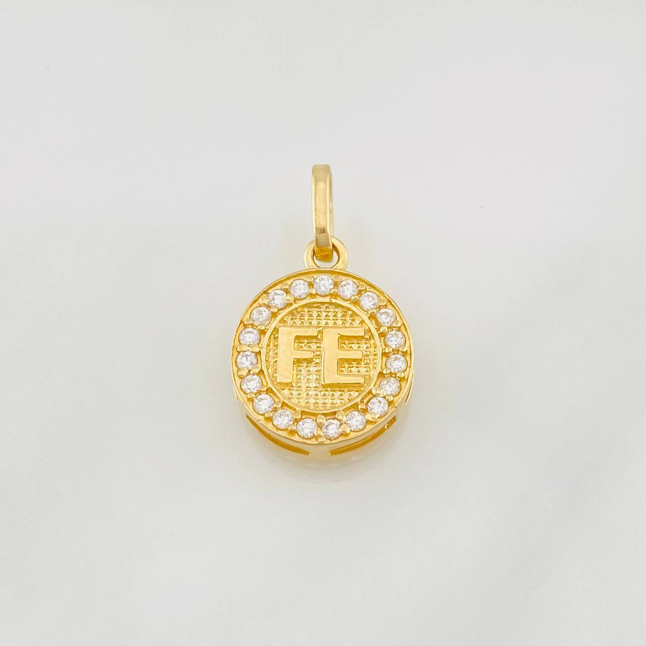 Dije Fe 1.8g / 1.8cm Oro Amarillo 18K