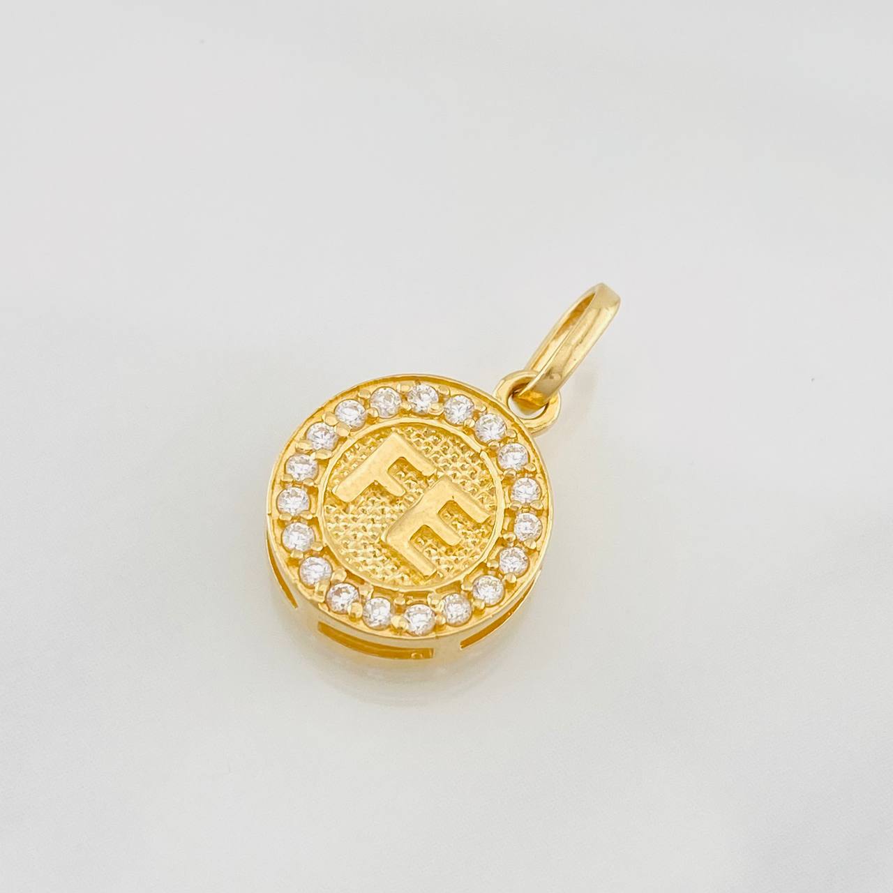 Dije Fe 1.8g / 1.8cm Oro Amarillo 18K