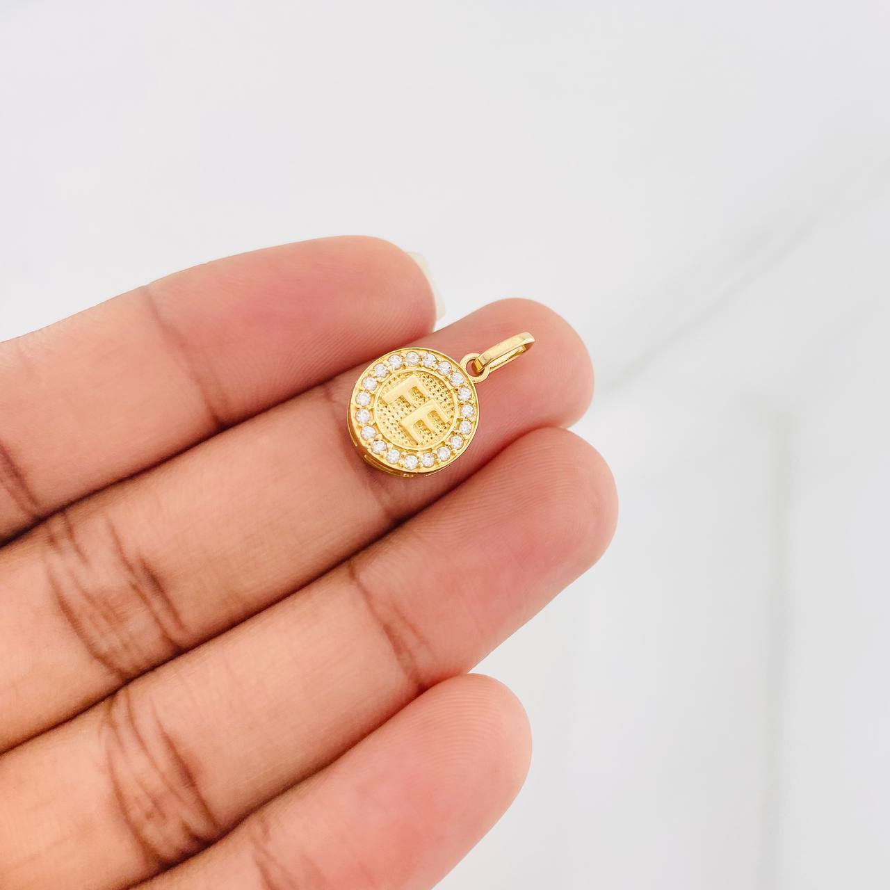Dije Fe 1.8g / 1.8cm Oro Amarillo 18K