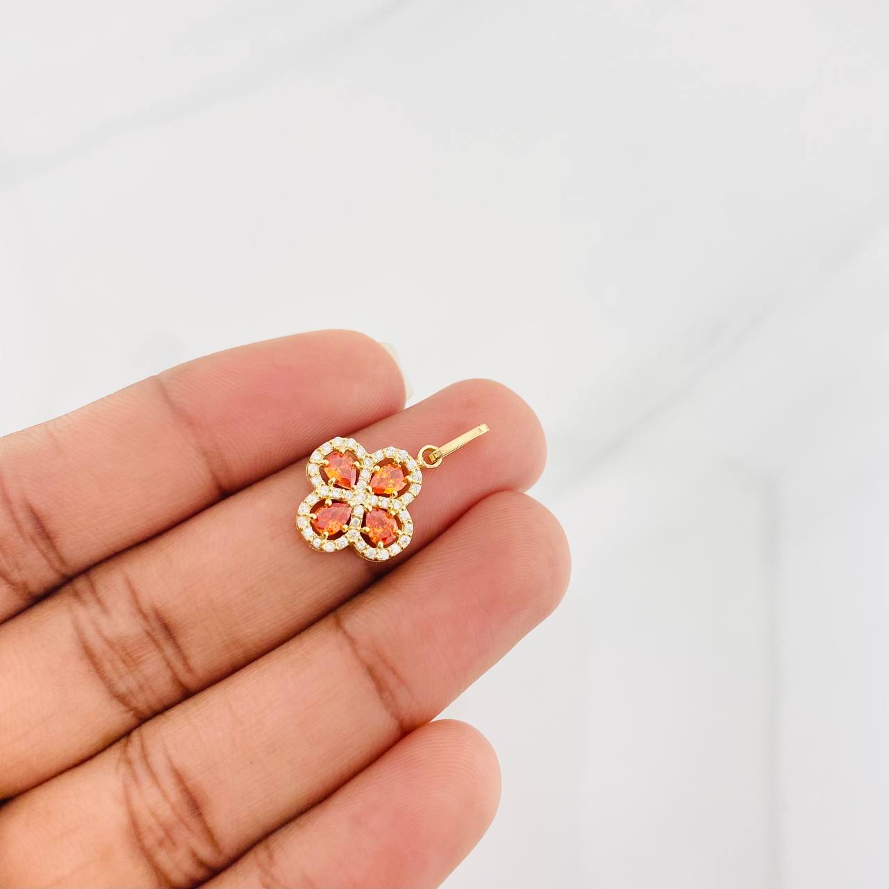 Dije Trebol 1.7g / 2.3cm Oro Amarillo 18K