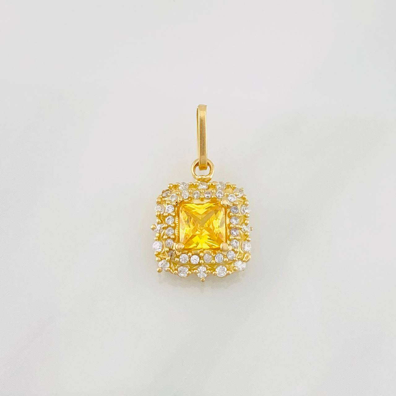 Dije Halo Cuadrado 2g / 2cm Oro Amarillo 18K