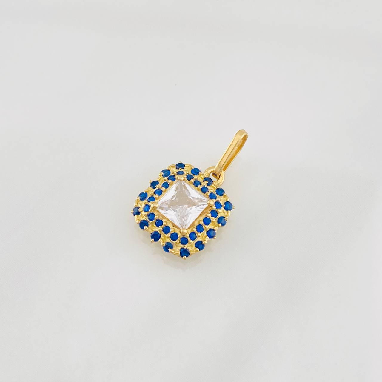 Dije Halo Cuadrado 2g / 2cm Oro Amarillo 18K