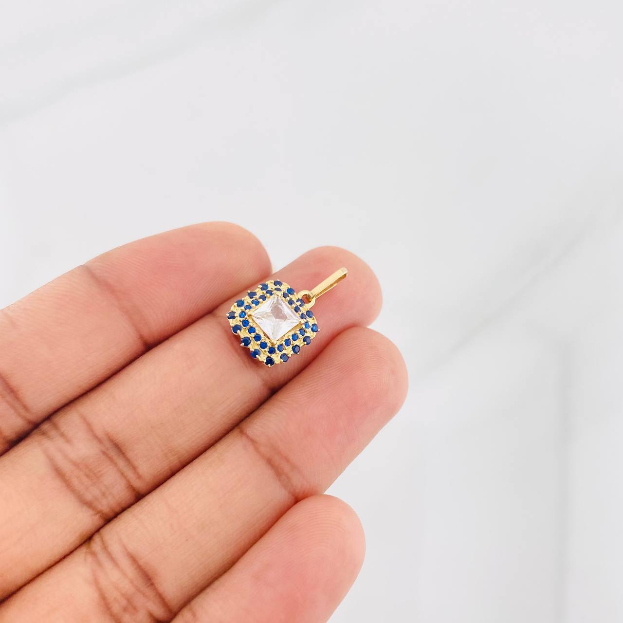 Dije Halo Cuadrado 2g / 2cm Oro Amarillo 18K