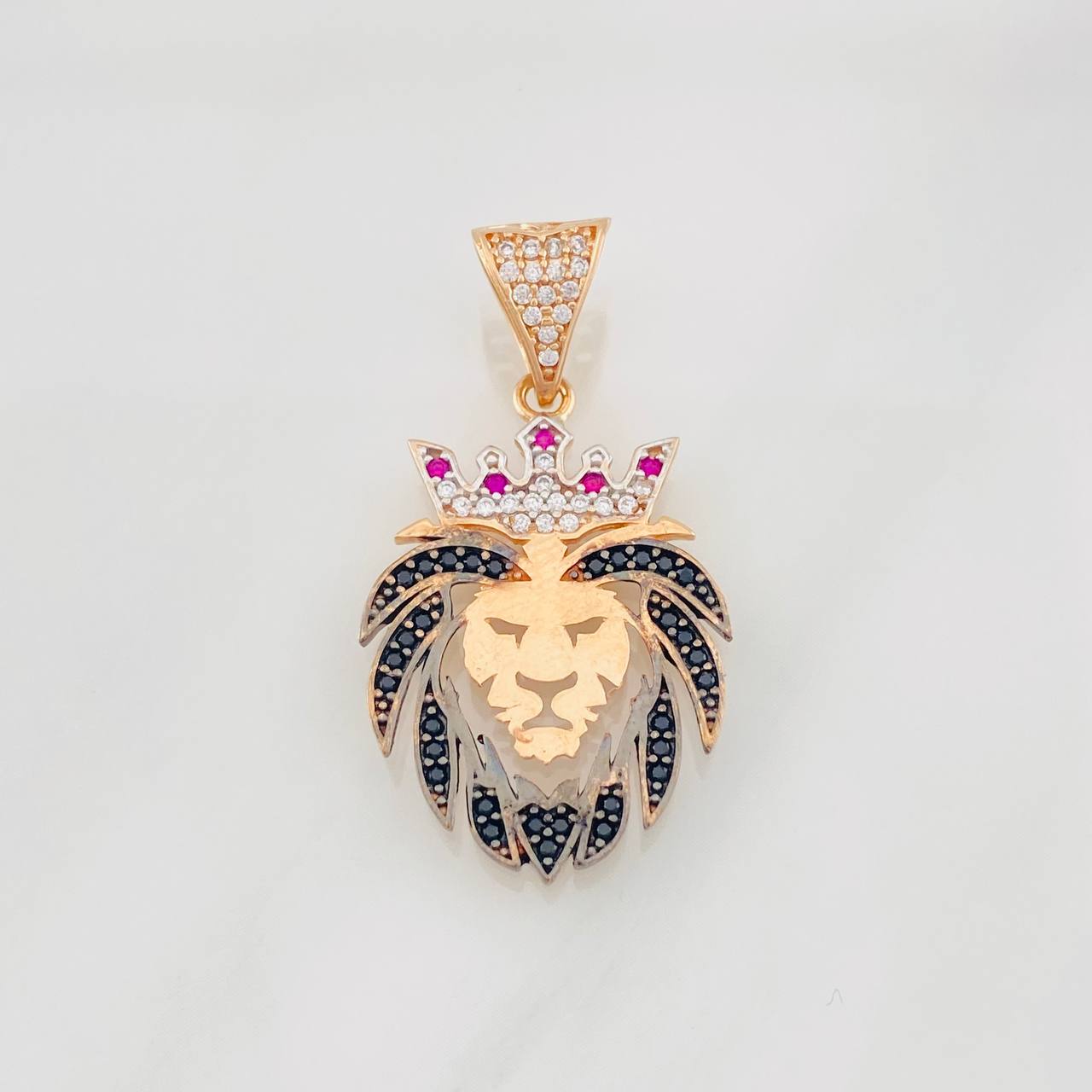 Dije Rey Leon 3.15g / 3cm Tres Oros 18K