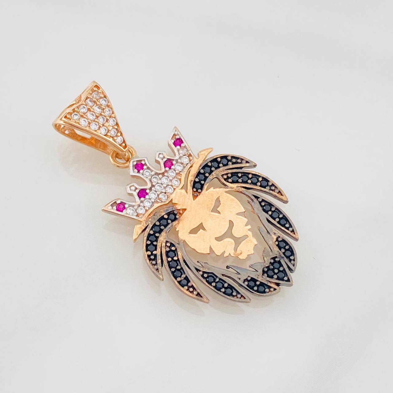 Dije Rey Leon 3.15g / 3cm Tres Oros 18K