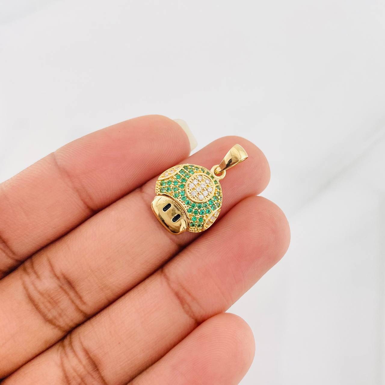 Dije Hongo Animado 2.15g / 1.5cm Oro Amarillo 18K