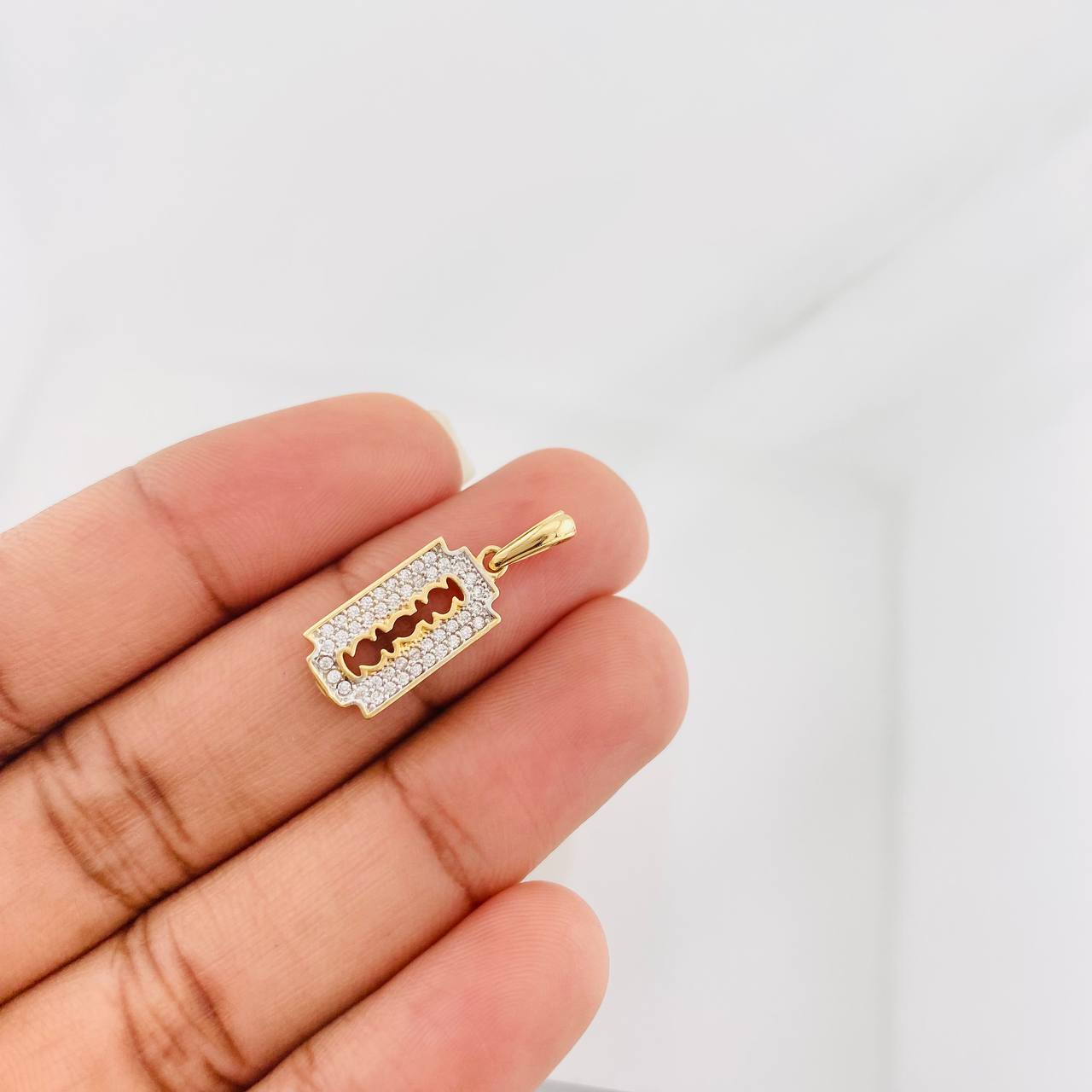 Dije Cuchilla 1.75g / 2.4cm Dos Oros Amarillo Blanco 18K