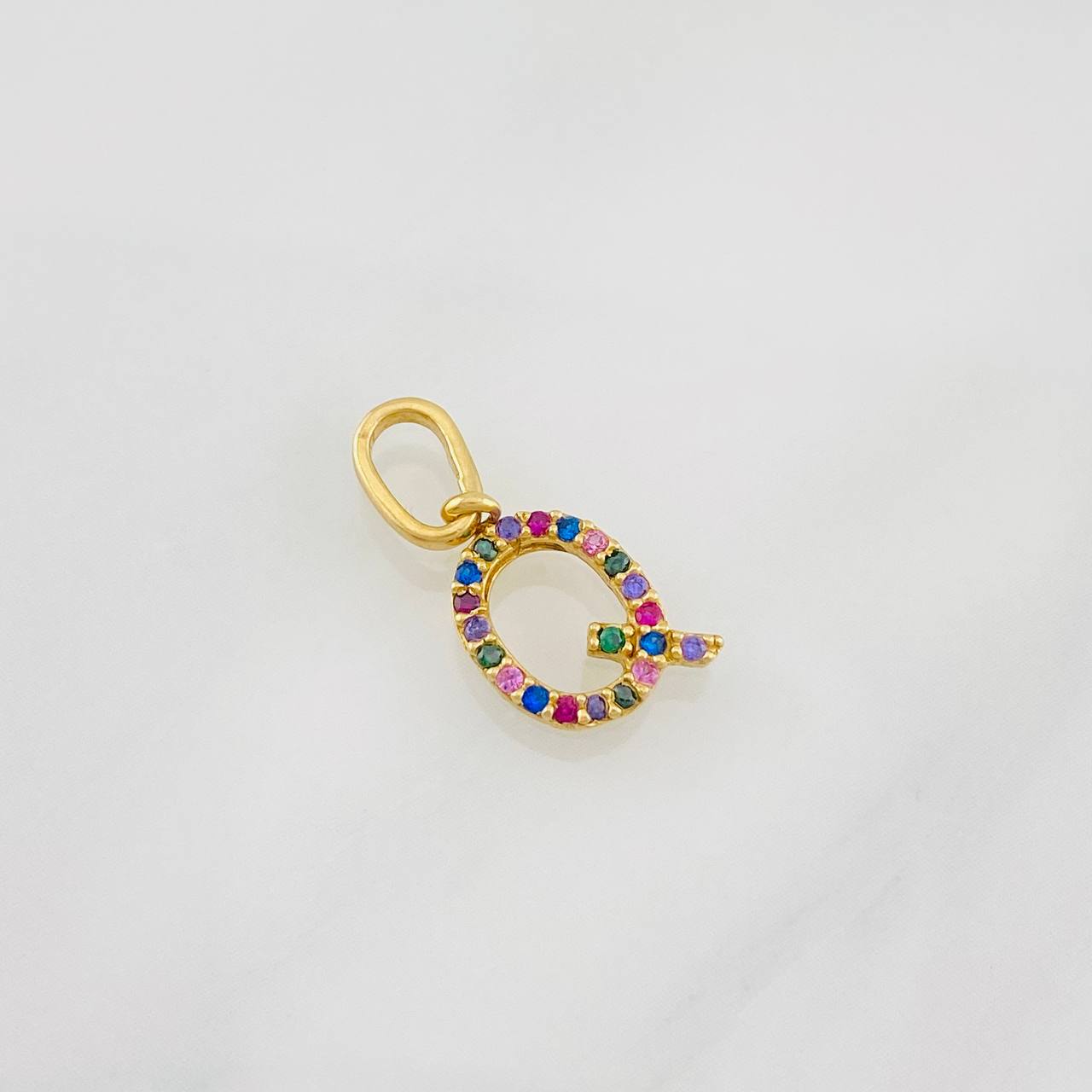Dije Letra Q 0.65g / 1.5cm Oro Amarillo 18K
