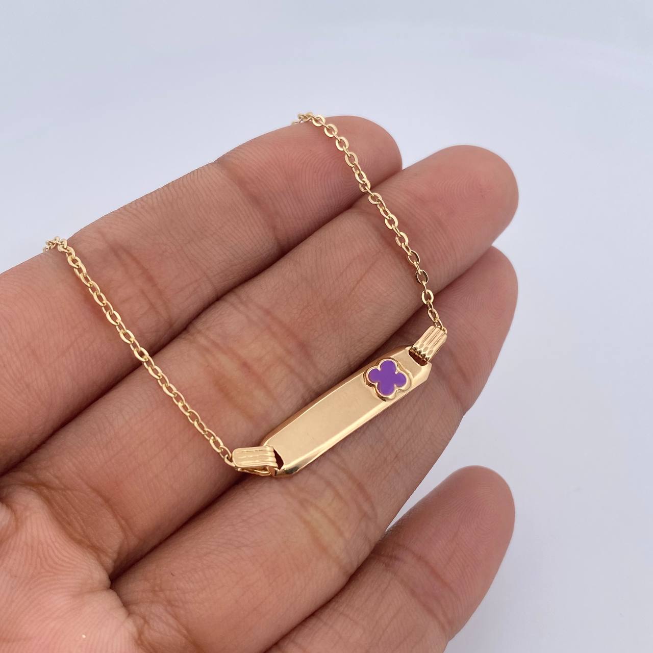 Pulso Bebe Aro Seguido 1.45gr / 15cm / Placa Rectangular Curva Trebol Morado Oro Amarillo 18K &