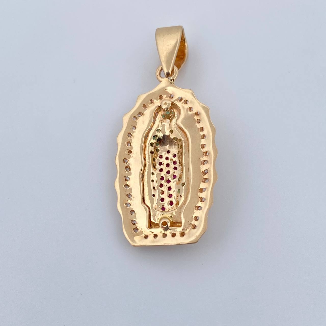 Dije Virgen Guadalupe 5.2gr / 3.6cm / Circones Blancos Verdes Fucsias Oro Amarillo 18K &