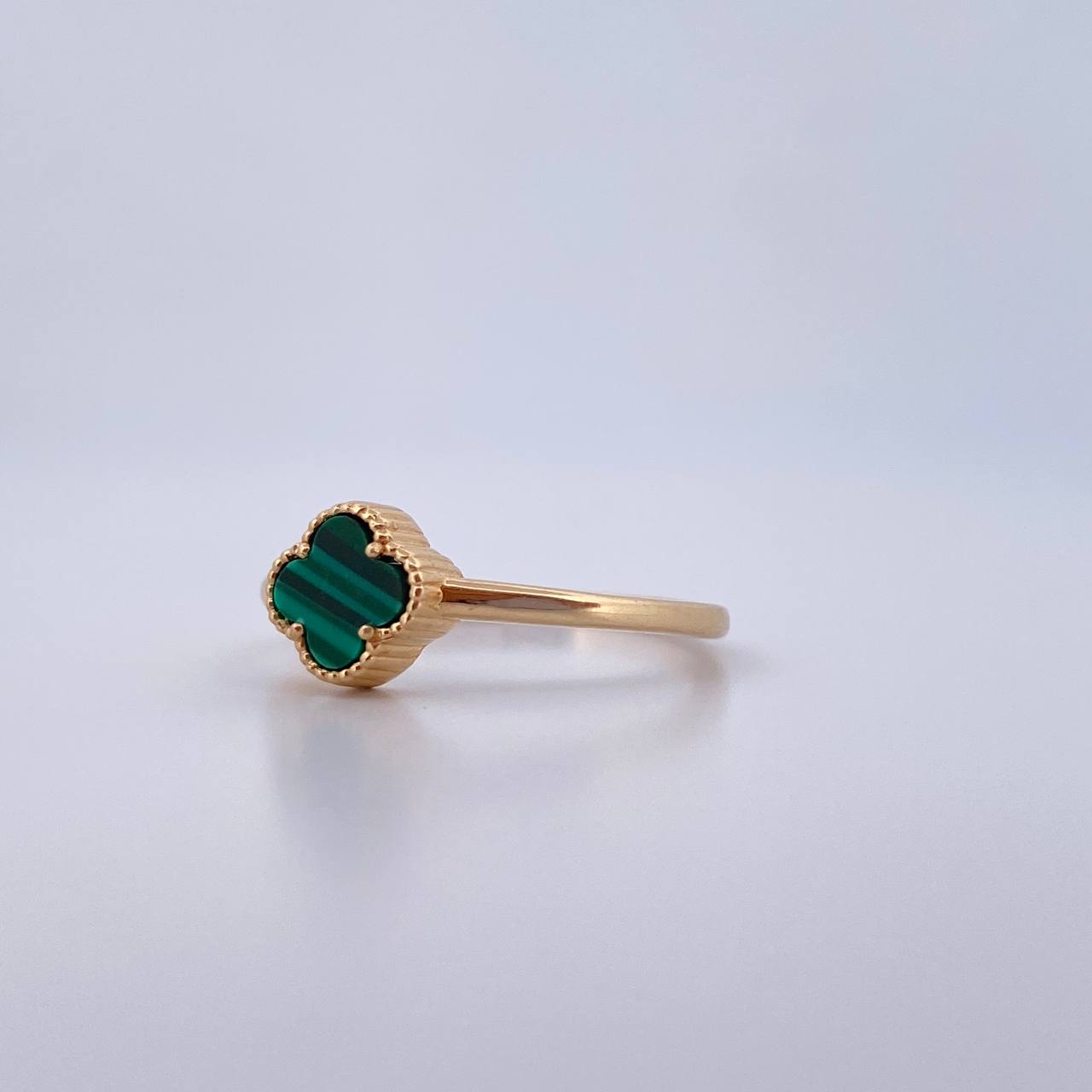 Anillo Trebol 2gr / T6 3/4 / Malaquita Verde Oro Amarillo 18K &
