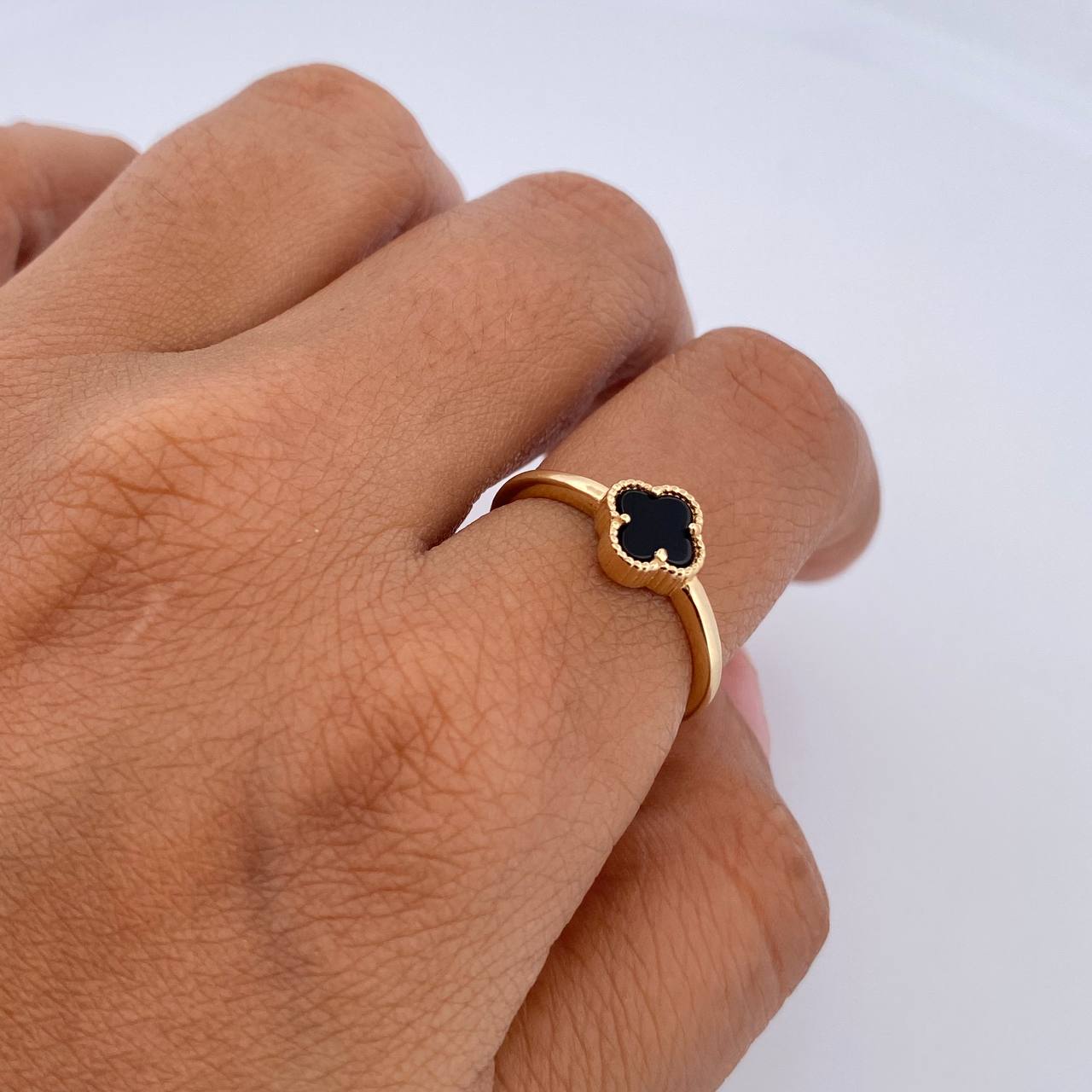 Anillo Trebol 1.9gr / T6 3/4 / Onix Negro Oro Amarillo 18K &