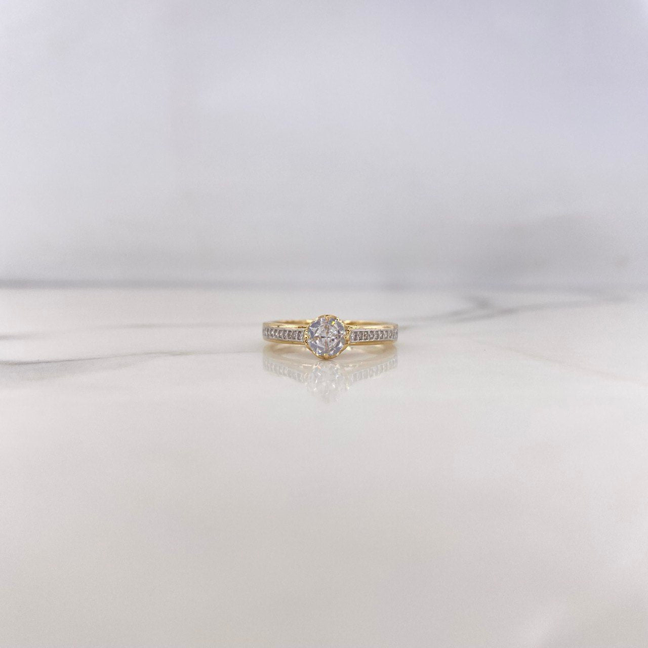 Anillo Solitario Puente 2.55gr / T6 1/2 / Circones Blancos Dos Oros Amarillo Blanco 18K $