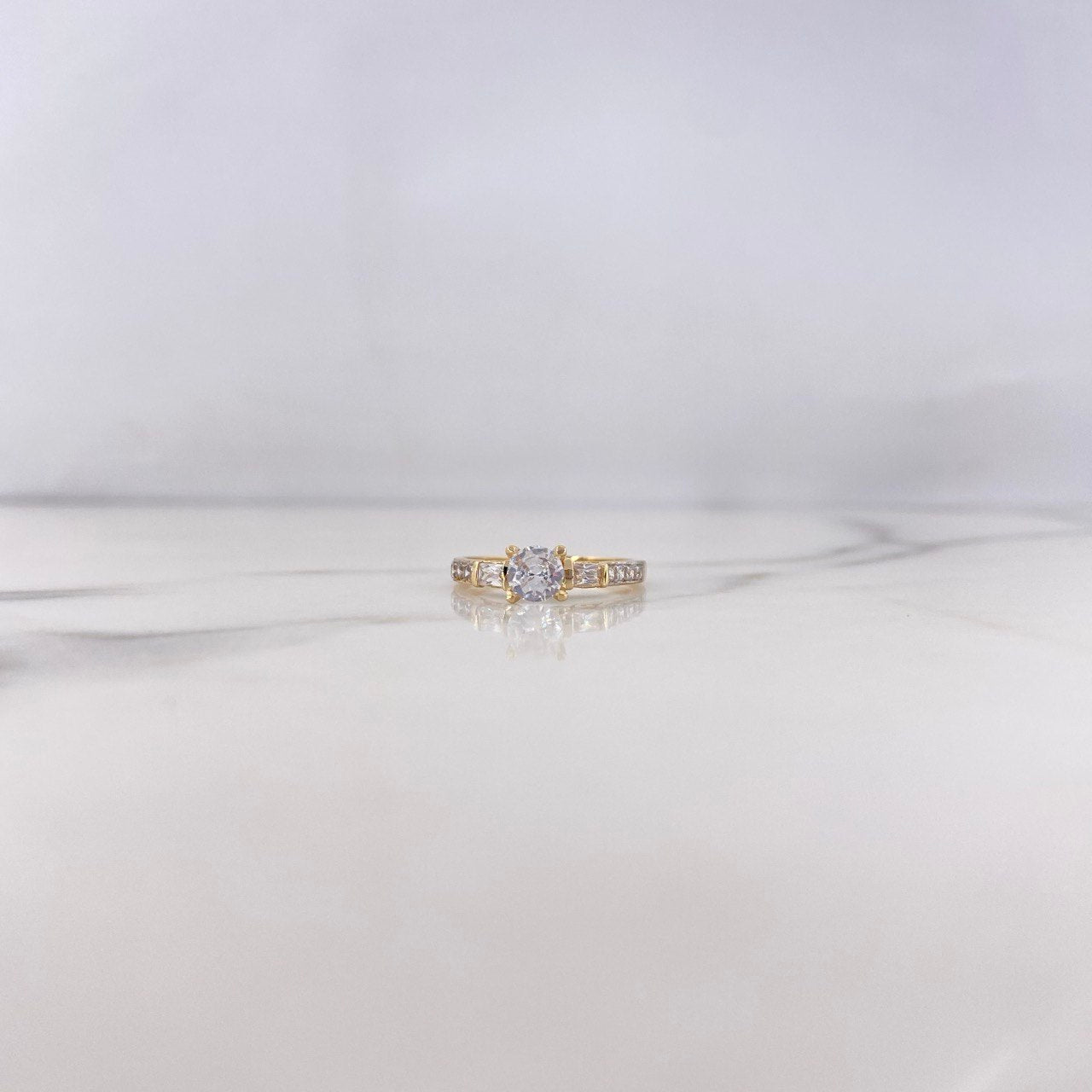 Anillo Solitario 2.15gr / T6 / Circones Blancos Oro Amarillo 18K $