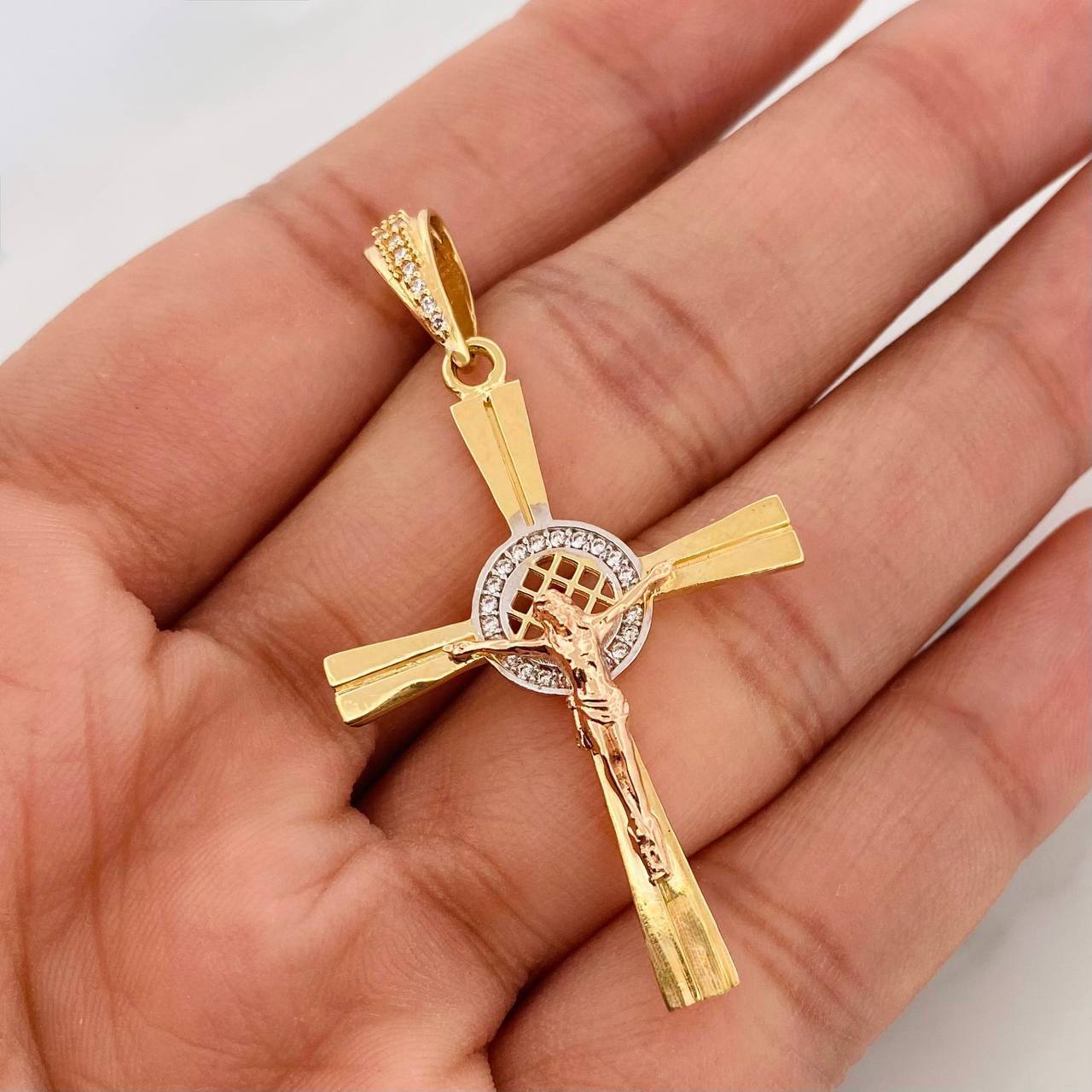 Dije Cruz Cristo 4.4g / 5.2cm Tres Oros 18K