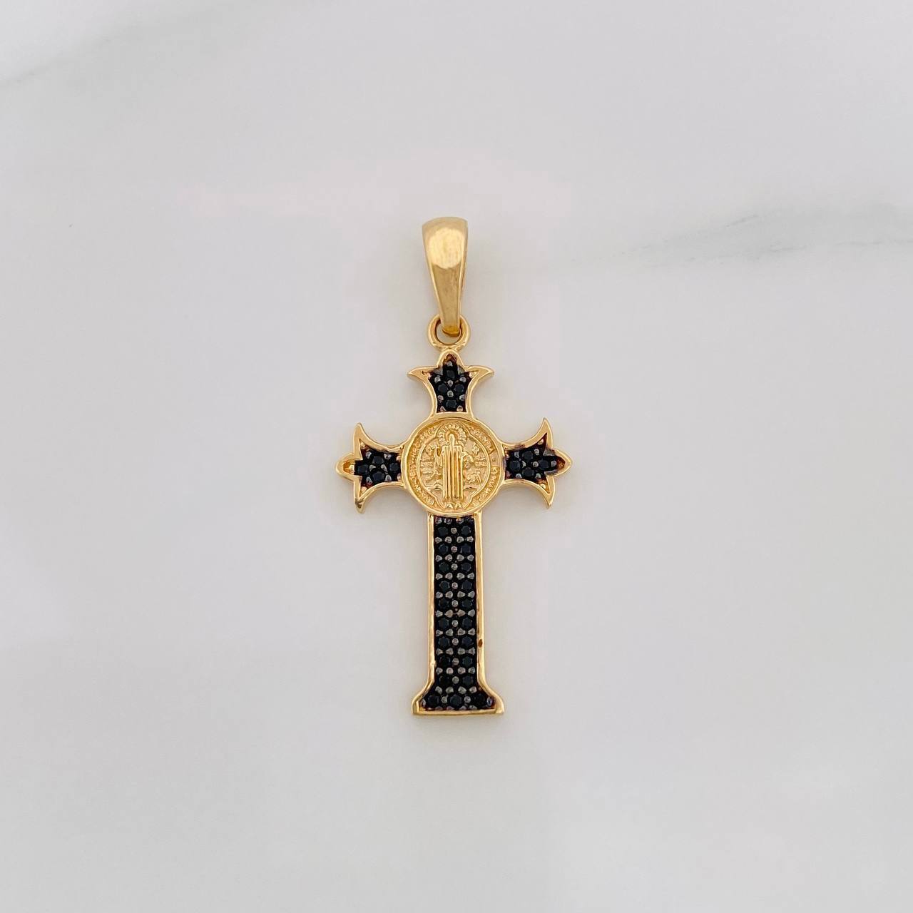 Dije Cruz San Benito 2.5g / 3.4cm Dos Oros Negro Amarillo 18K