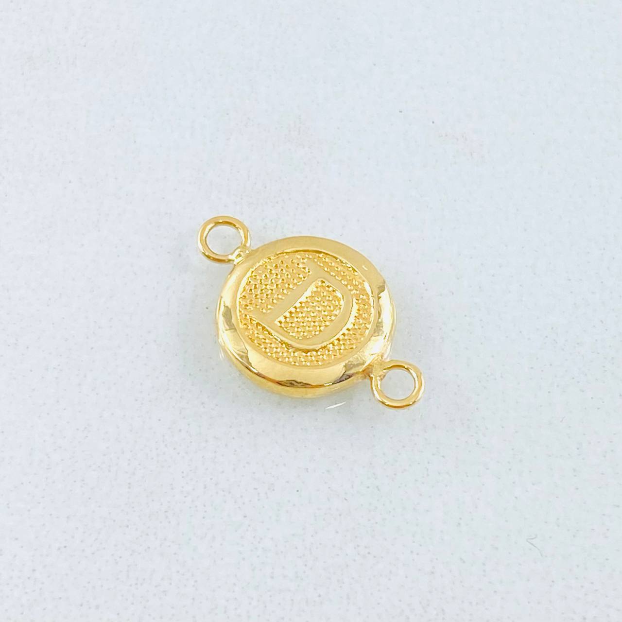 Herraje Letra D 0.4gr / 1.5cm / Oro Amarillo 18K