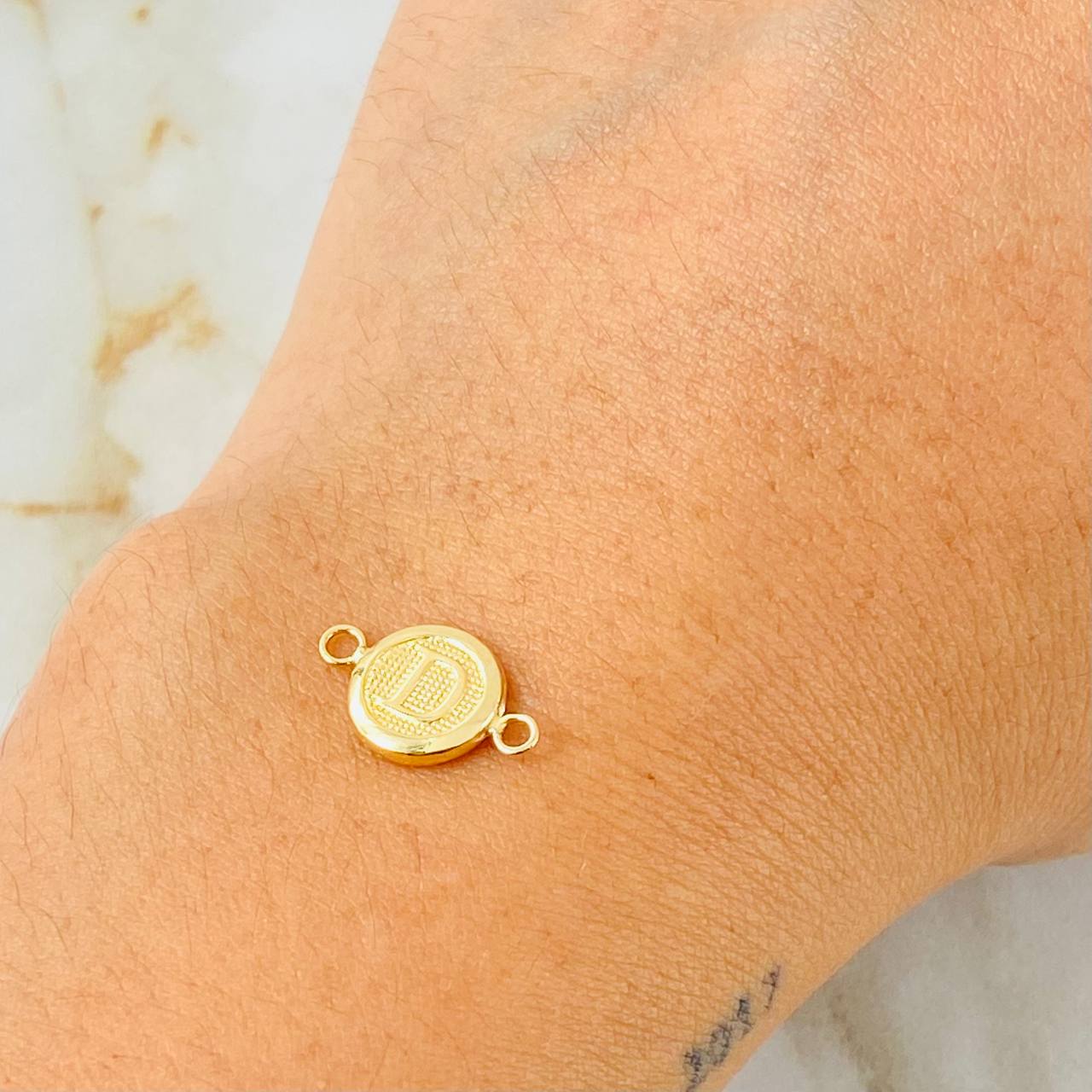 Herraje Letra D 0.4gr / 1.5cm / Oro Amarillo 18K