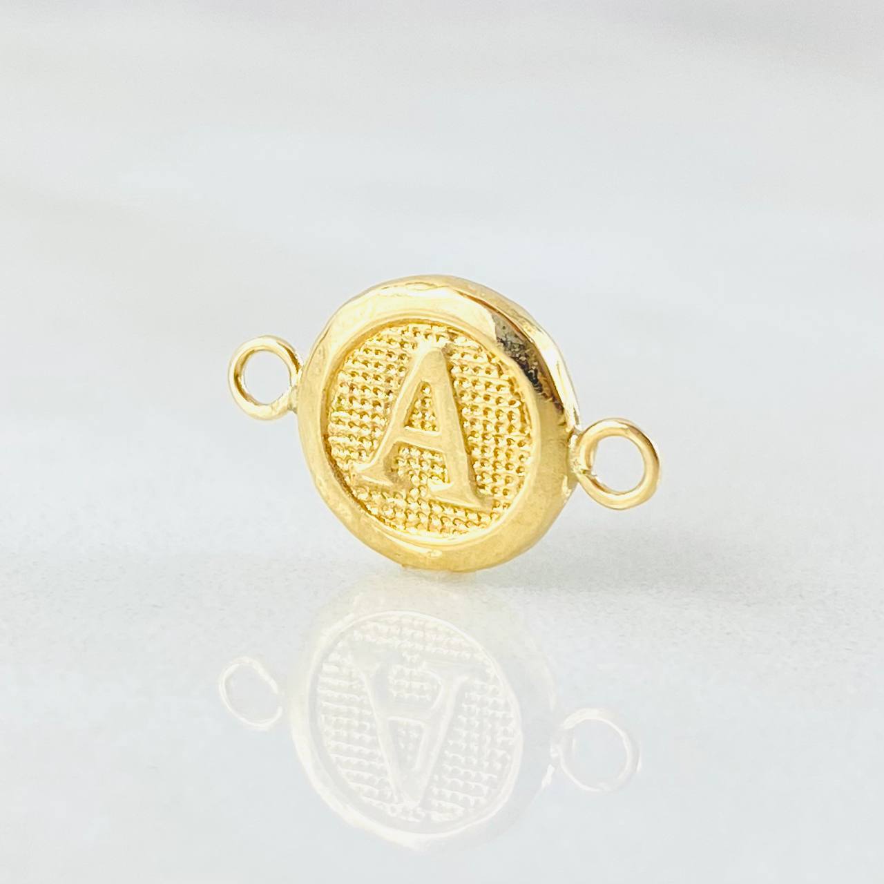Herraje Letra A 0.4gr / 1.5cm / Oro Amarillo 18K