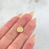 Dije Letra E Circulo Texturizado 0.4gr / 1.5cm / Oro Amarillo 18K