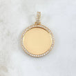 Dije Placa Marco Circular 10gr / 4cm / Circones Blancos Oro Amarillo 18K