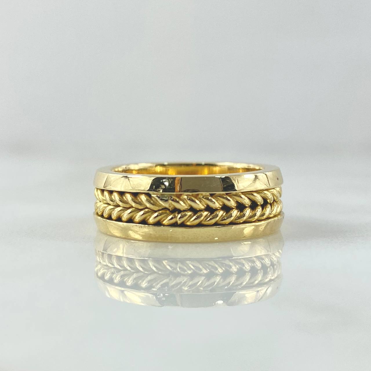 Anillo Argolla Trenzada 9.65gr / T5 3/4 / Relieve Liso Oro Amarillo 18K