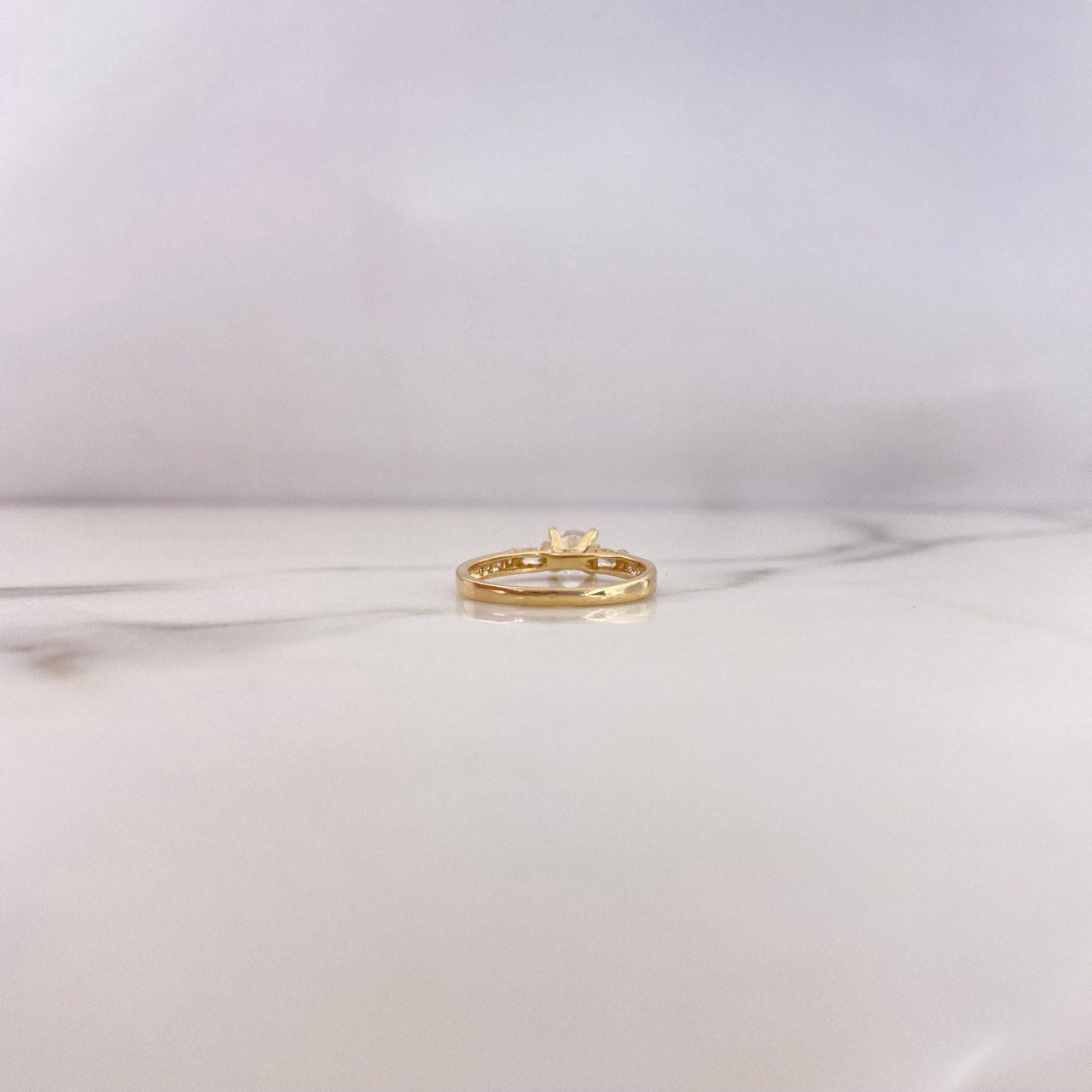 Anillo Solitario 2.15gr / T6 / Circones Blancos Oro Amarillo 18K $