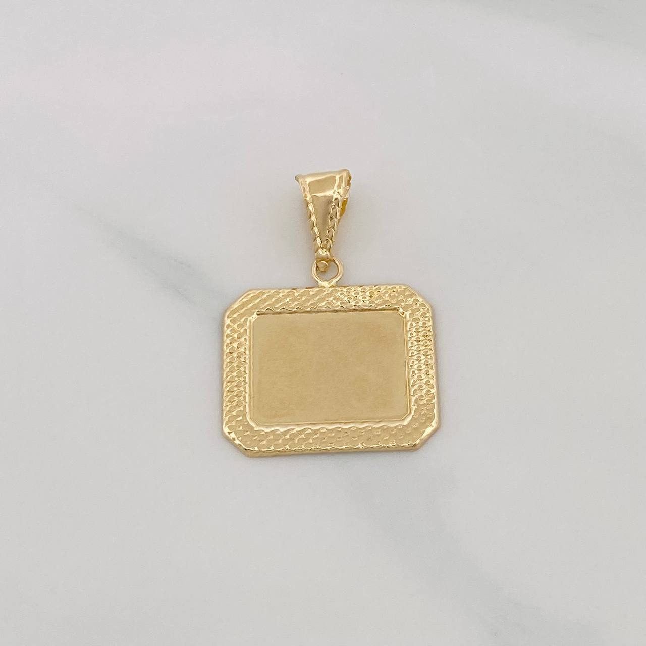 Dije Placa Rectangular Marco Bordeado 1.05g / 2.5cm Oro Amarillo 18K