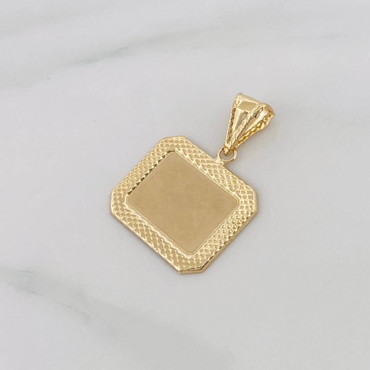 Dije Placa Rectangular Marco Bordeado 1.05g / 2.5cm Oro Amarillo 18K