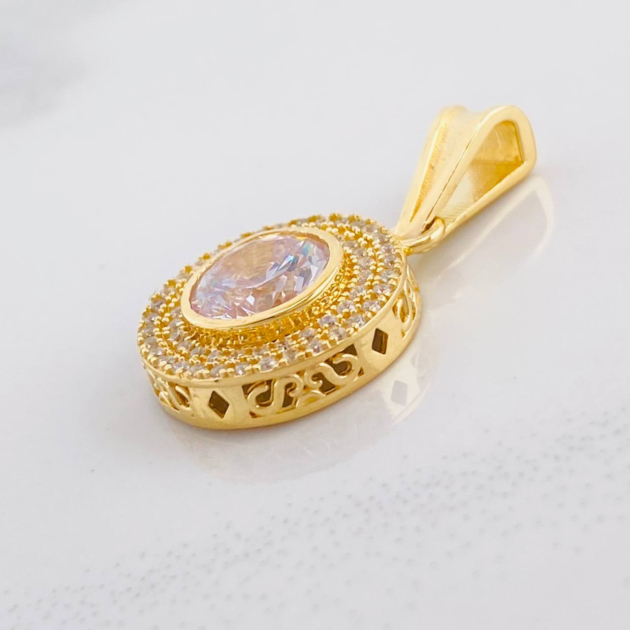 Dije Halo Tupido 4.85g / 2.7cm Oro Amarillo 18K