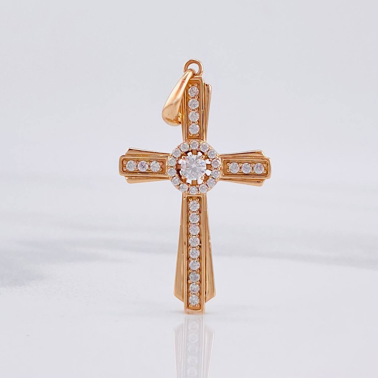 Dije Cruz Halo Central 3.85g / 4.1cm Oro Rosa 18K