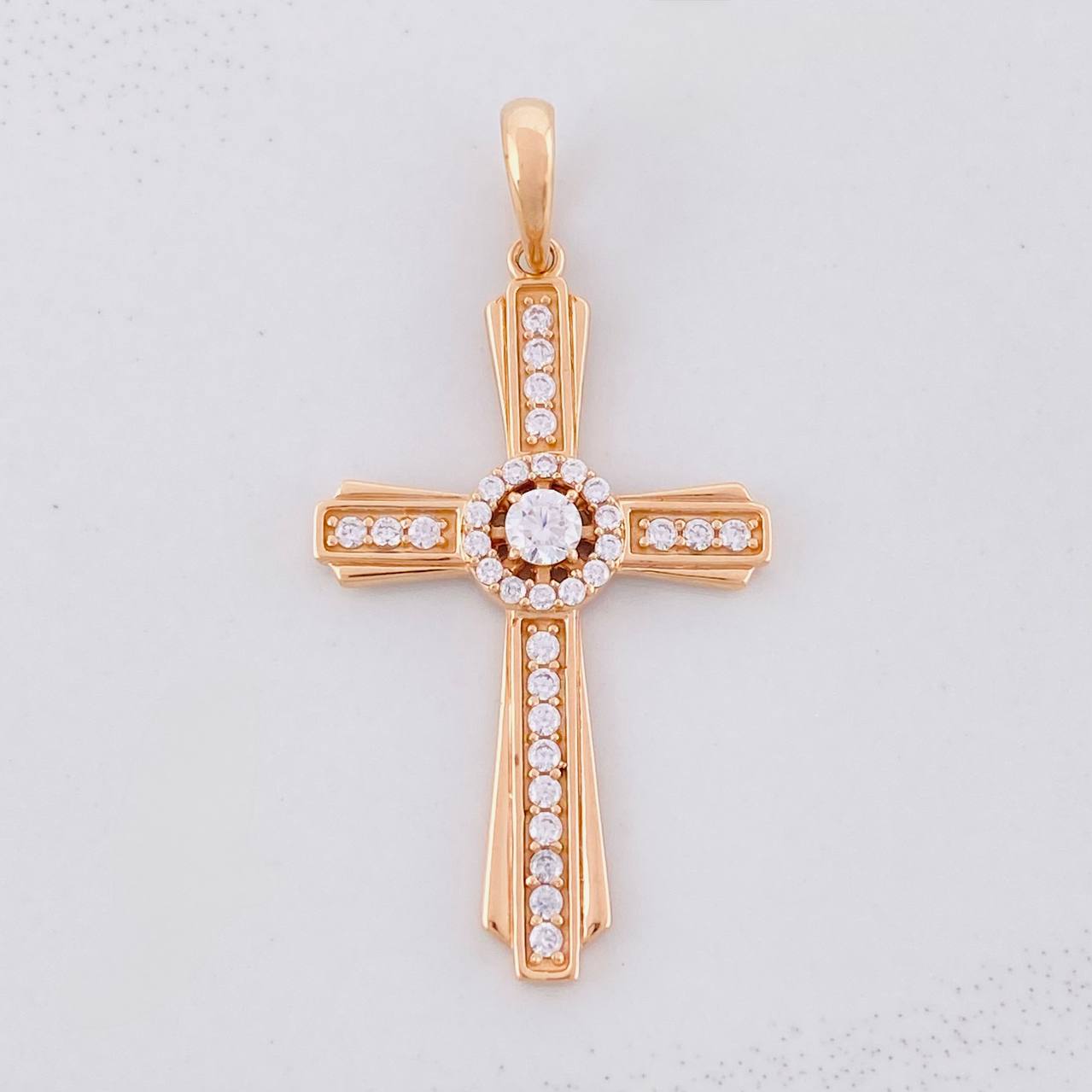 Dije Cruz Halo Central 3.85g / 4.1cm Oro Rosa 18K