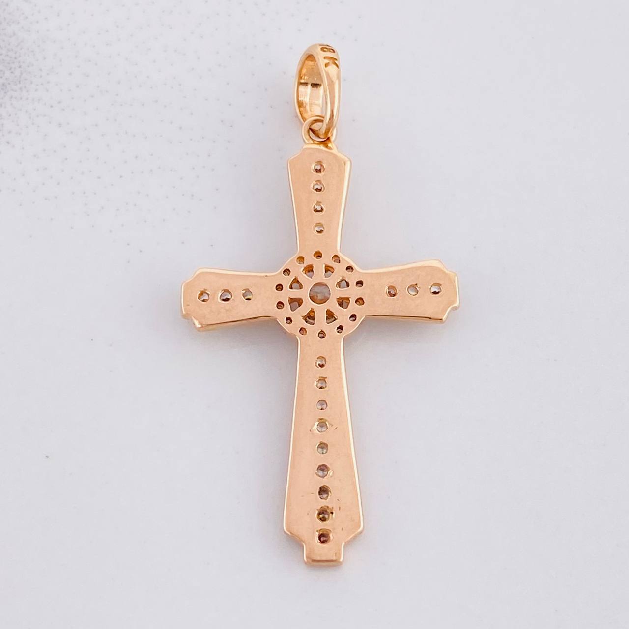 Dije Cruz Halo Central 3.85g / 4.1cm Oro Rosa 18K