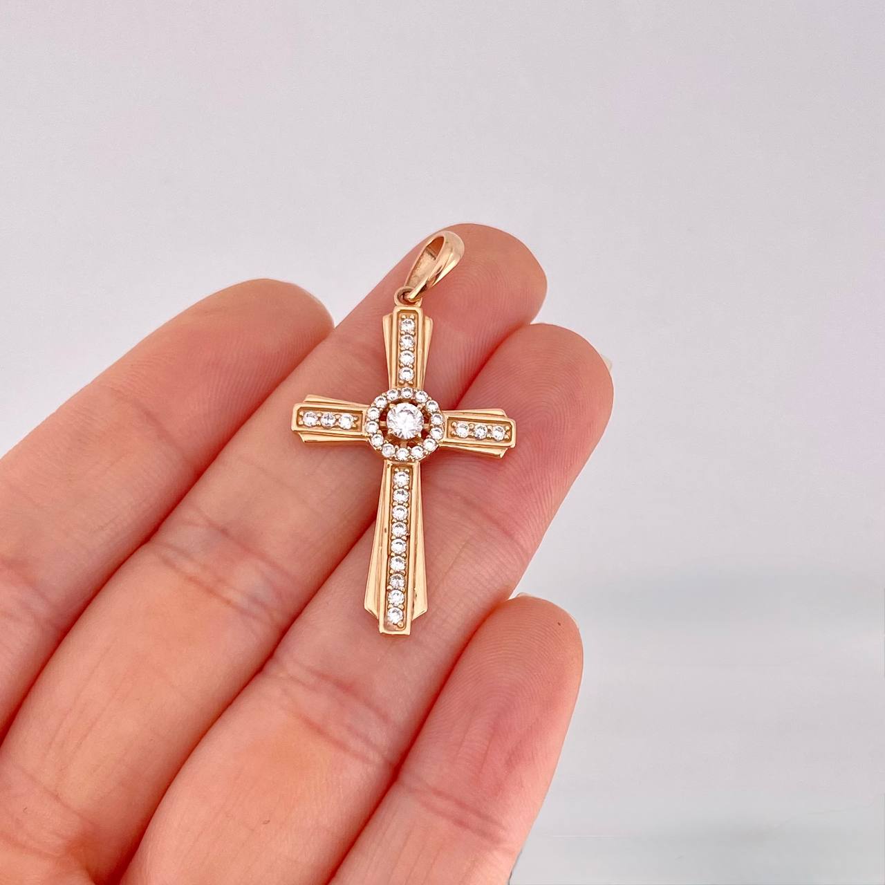 Dije Cruz Halo Central 3.85g / 4.1cm Oro Rosa 18K