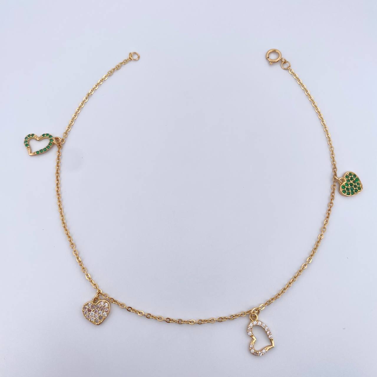 Tobillera Aro Seguido 3.3gr / 24.9cm / Dijes Corazon Circones Blancos Verdes Oro Amarillo 18K &