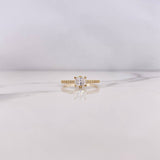 Anillo Solitario Churumbela 1.9gr / T7 1/4 / Circones Blancos Verdes Oro Amarillo 18K #