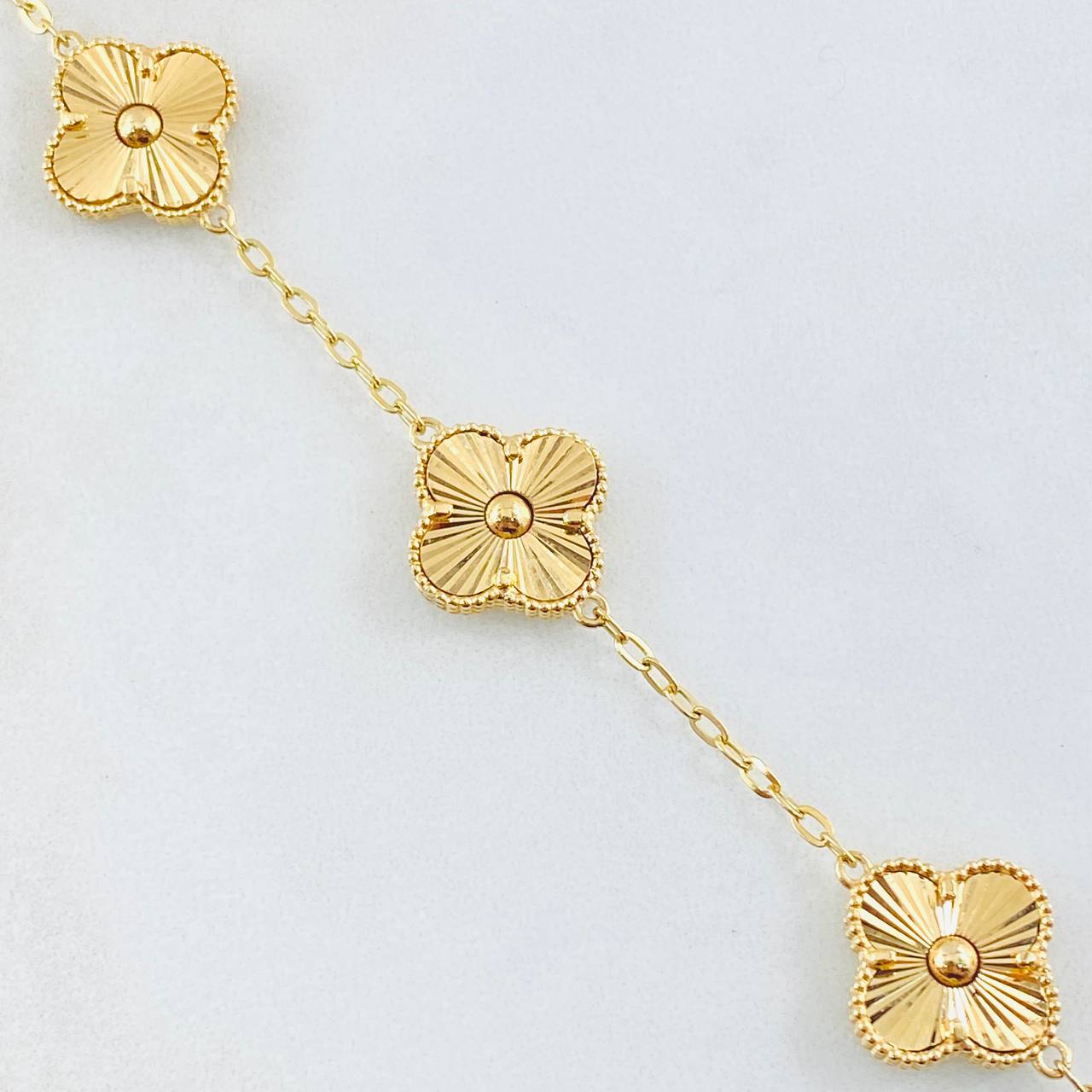 Pulso Aro Seguido Trebol Dorado 8.1gr / 18cm-19.5cm / Oro Amarillo Nac.Esp. 18K *