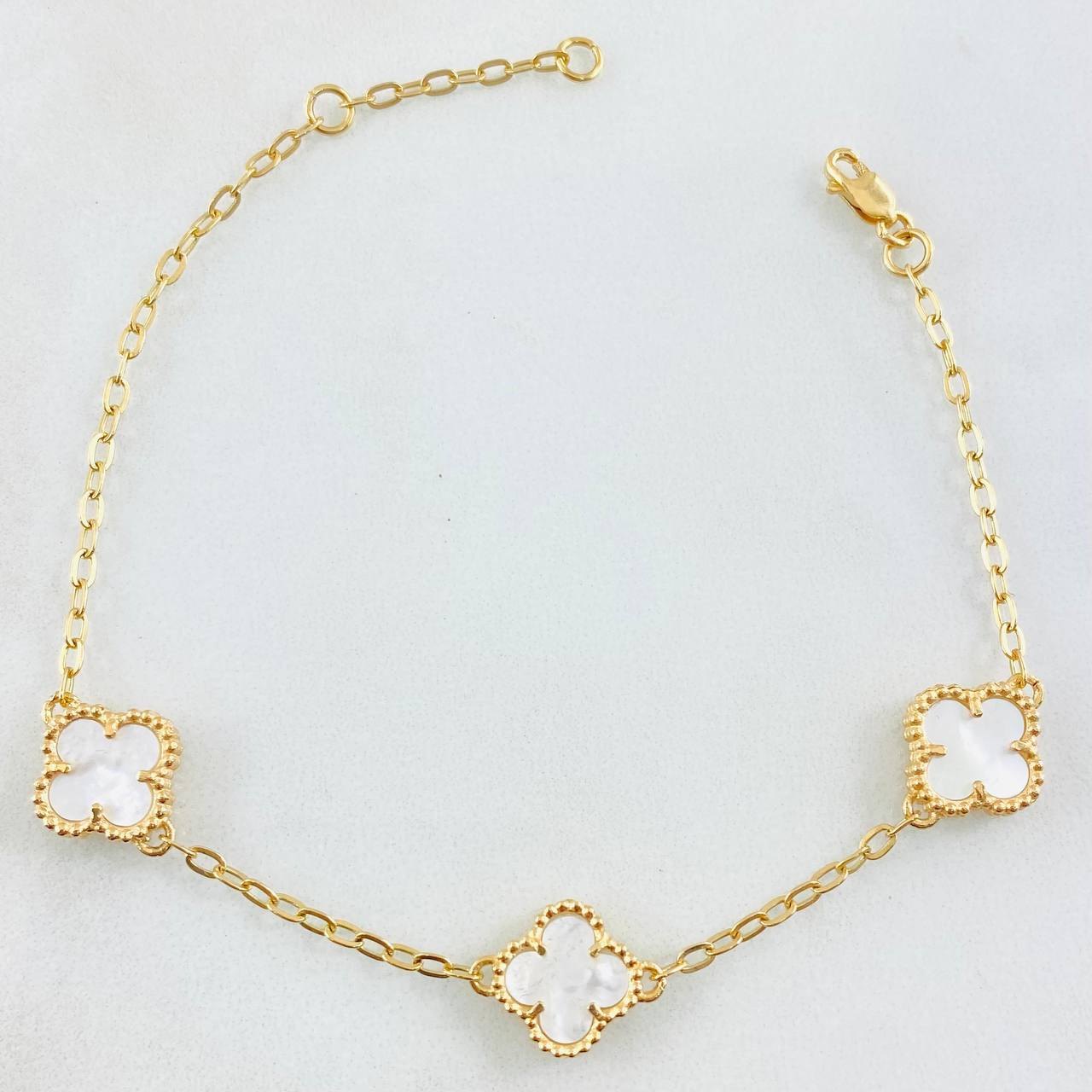 Pulso Aro Seguido Trebol Blanco 4.65gr / 17cm-19cm / Oro Amarillo Nac.Esp. 18K ©