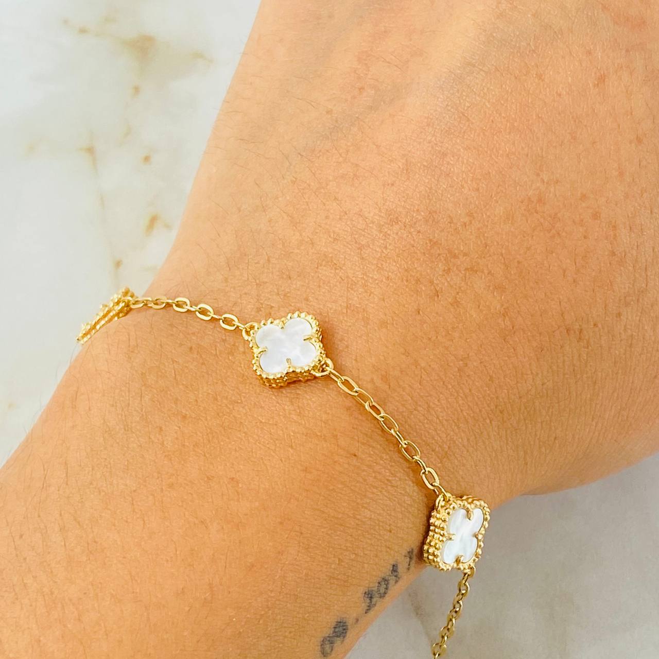 Pulso Aro Seguido Trebol Blanco 5.85gr / 18.5cm-20cm / 12mm Oro Amarillo Nac.Esp. 18K *