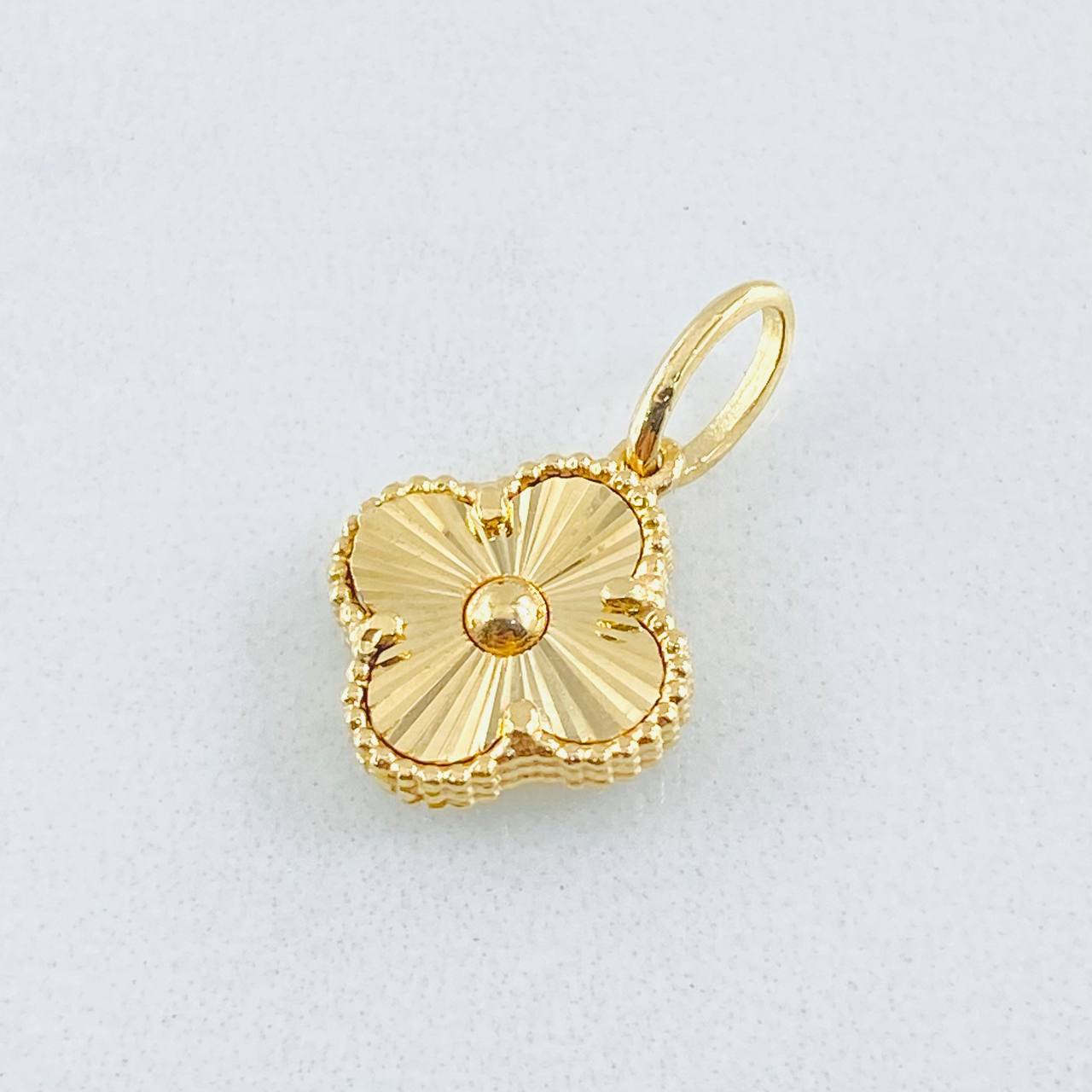 Dije Trebol Dorado 2gr / 1.9cm / Oro Amarillo Nac.Esp. 18K *